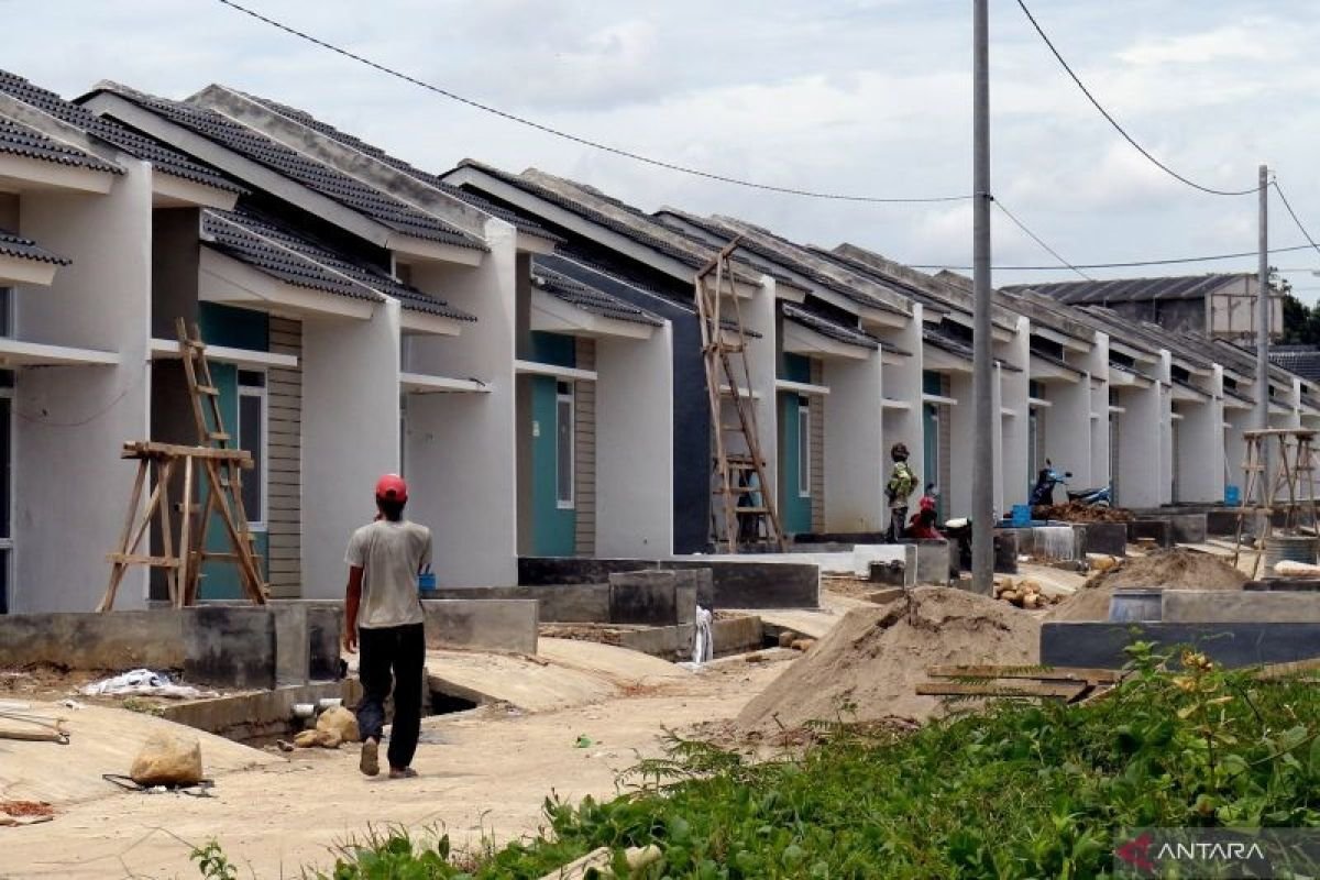 Progres pekerjaan konstruksi di lapangan.